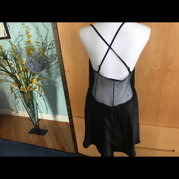 An intimate lingerie - Picture 3 of 4